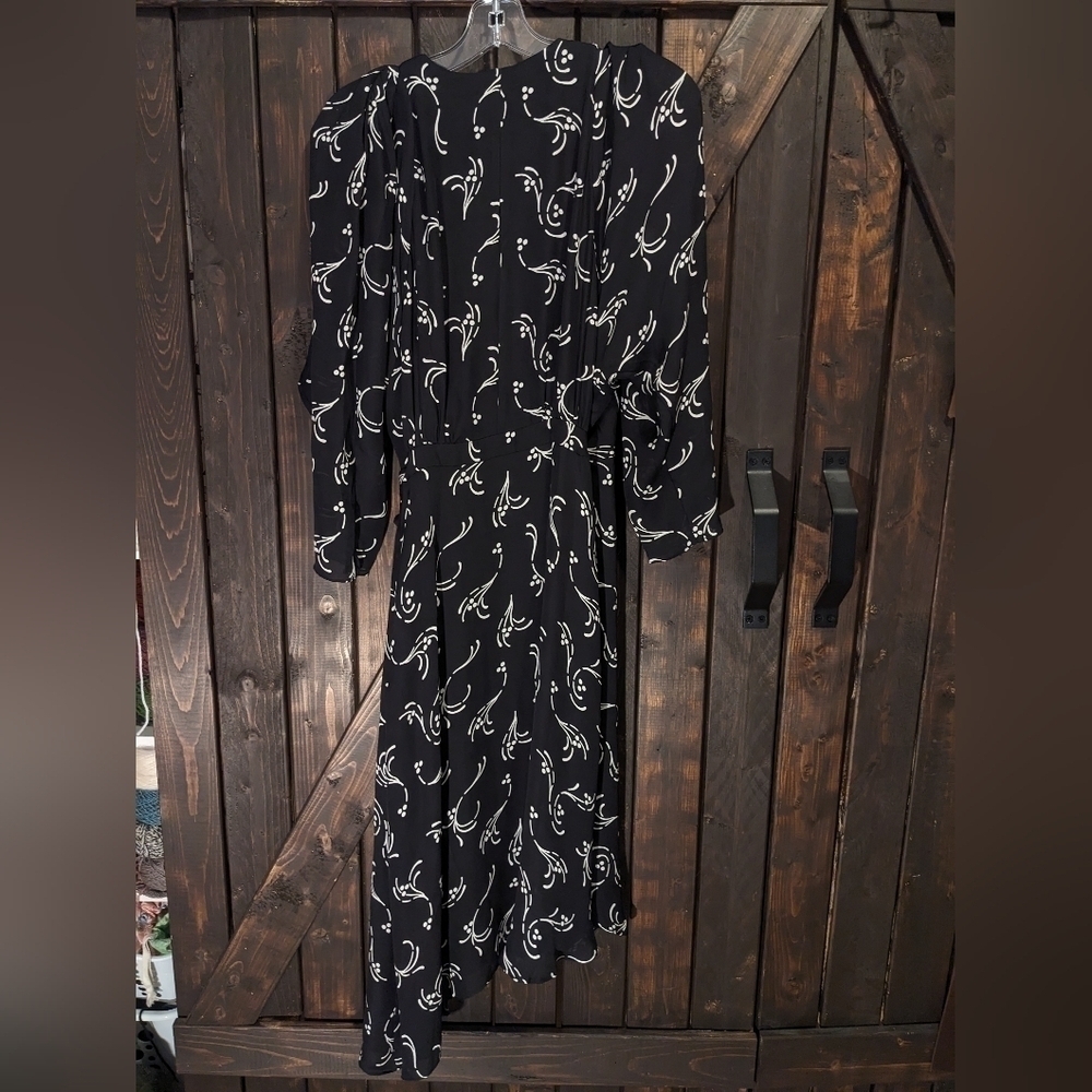 Joie Asymmetrical wrap dress. Size S - Picture 3 of 9